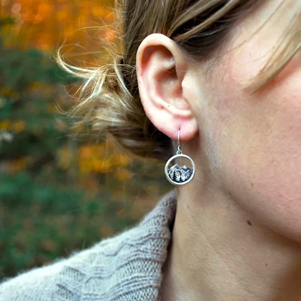 “Soul-Searching” Forest Adventure Mountain Earring - Picture 4 of 6